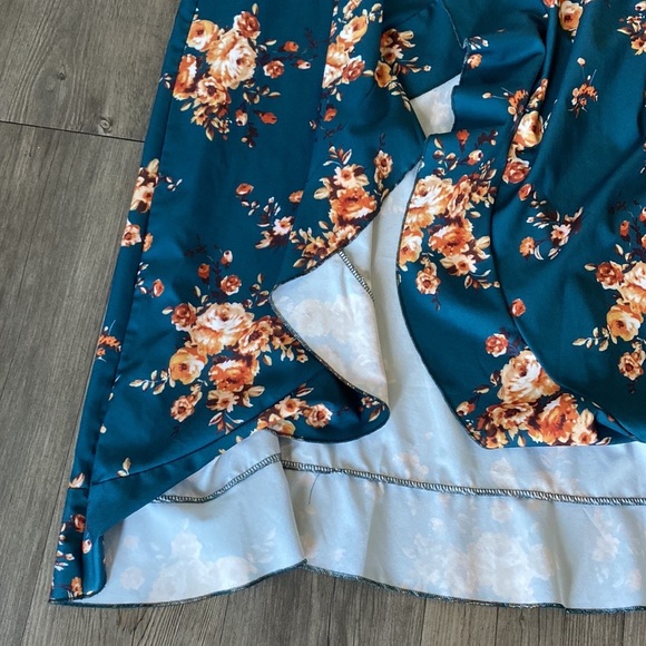 Flower Dress - size L & size M - Picture 11 of 14